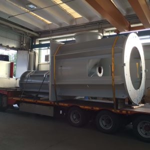 Carico con struttura macchinario industriale verniciata